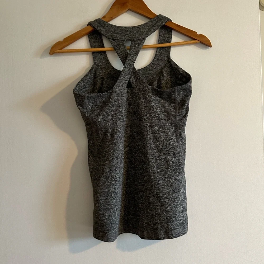 Strut This Heather Gray Stretchy Shelf Bra Cross Back Tank Top EUC - Picture 4 of 8
